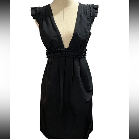 Vera Wang Cocktail Party Black Plunge V-Neck Empire Waist Ruffle Dress Sz 10 - Picture 1 of 13